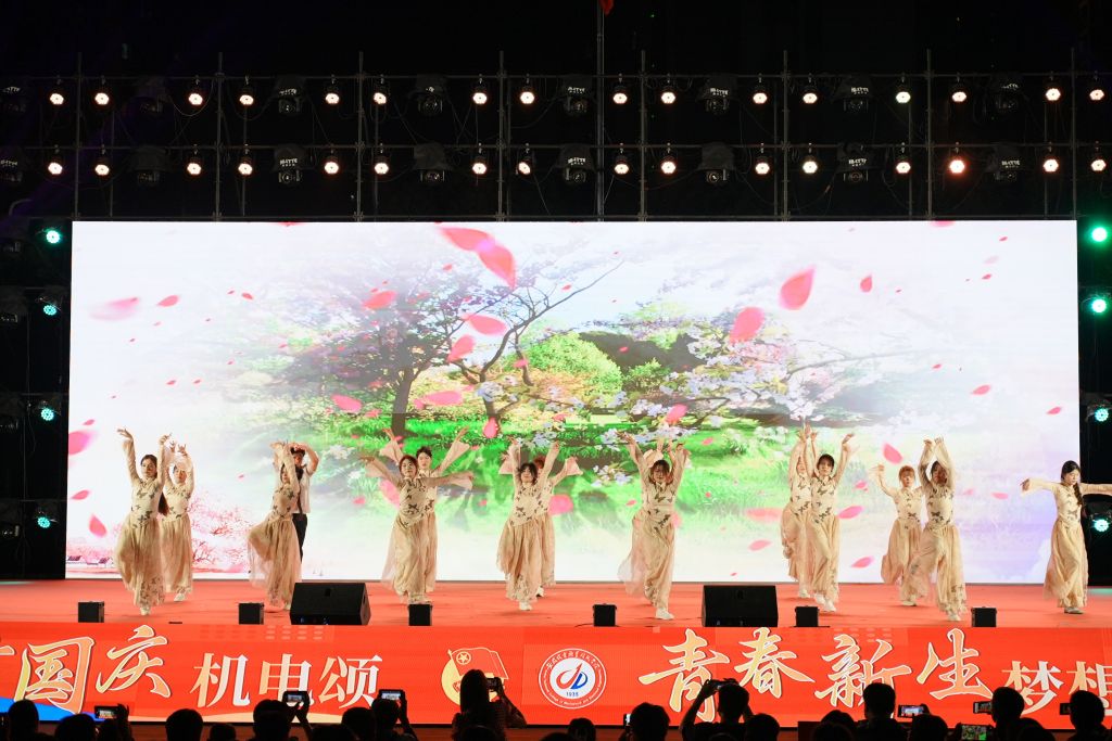 图15 繁花.jpg